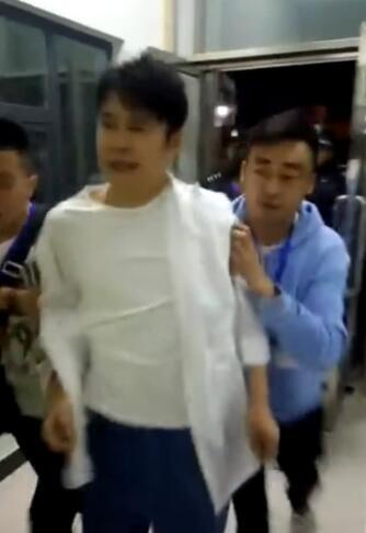 嘉宾现场爆料被抓视频,嘉宾爆料被抓视频引发热议